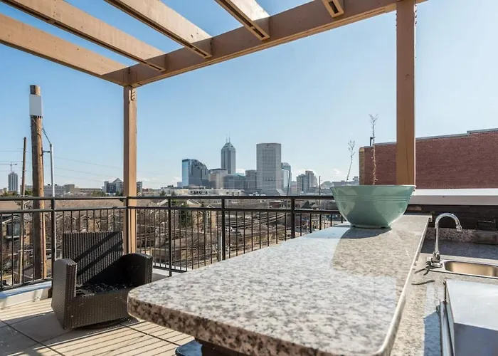 Private Bedroom Downtown Indy - Shared